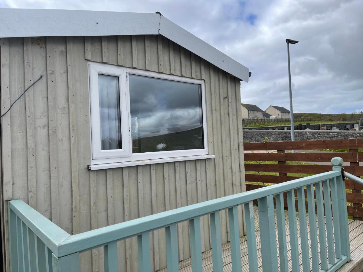 Finstown Kevara Shepherds Hut מראה חיצוני תמונה